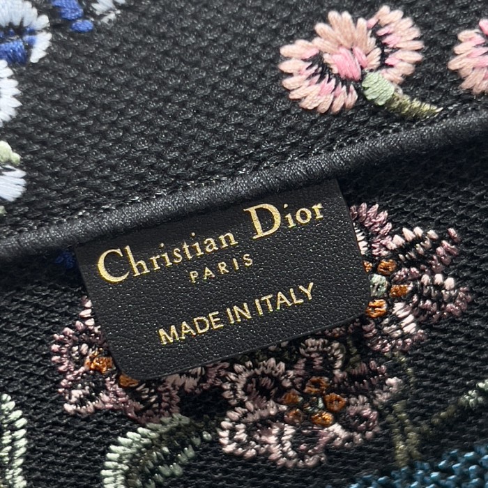 Handbag   Dior  1286  size  36×28 cm