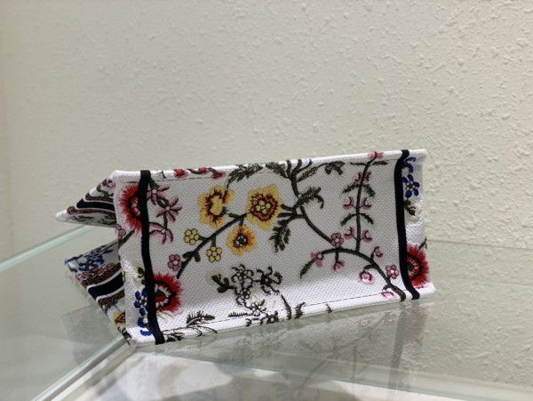 Handbag   Dior   8002   size  26 cm