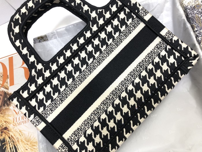  Handbag   Dior  S5475  size 22.5*24*8  cm