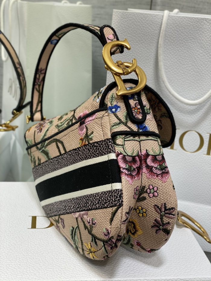 Handbag   Dior  size  25 cm