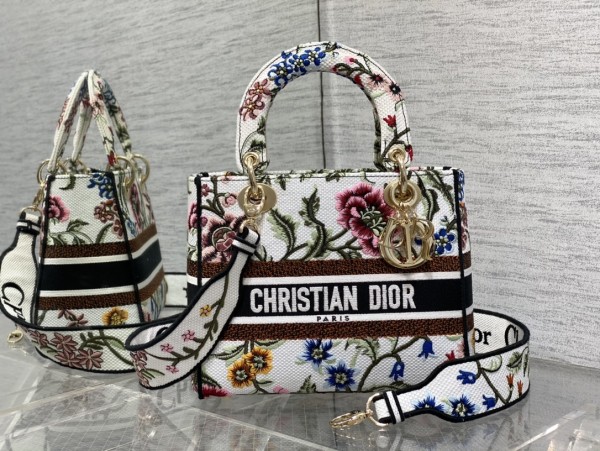  Handbag   Dior  size  24*11*20 cm