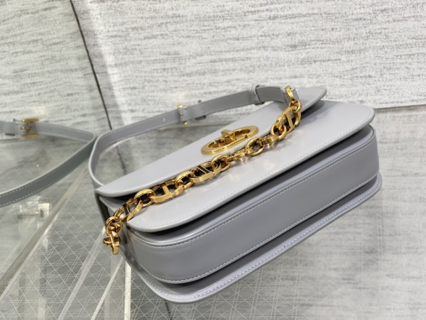 Handbag   Dior  size  22.5*6.5*12.5  cm