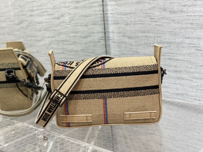 Handbag   Dior   size 23*15*8 cm 