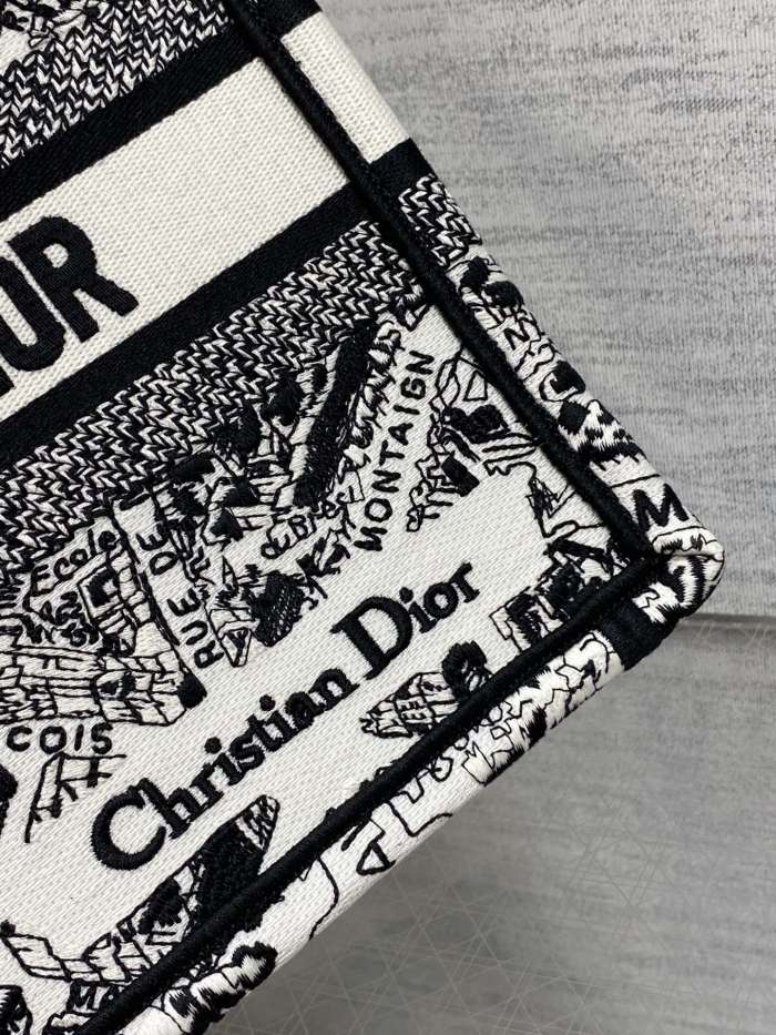  Handbag   Dior  size  26*8*22 cm