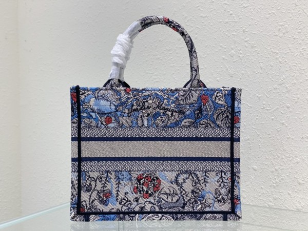 Handbag   Dior  8002  size  26.5x 21x 14 cm