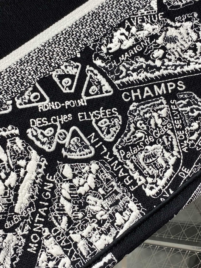 Handbag   Dior   size 42*18*35 cm