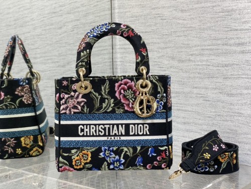 Handbag   Dior   size  24*11*20 cm