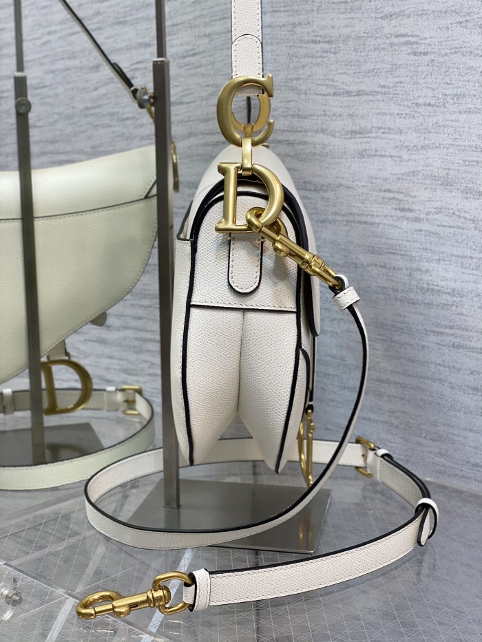 Handbag   Dior  3351  size  24×6×18 cm