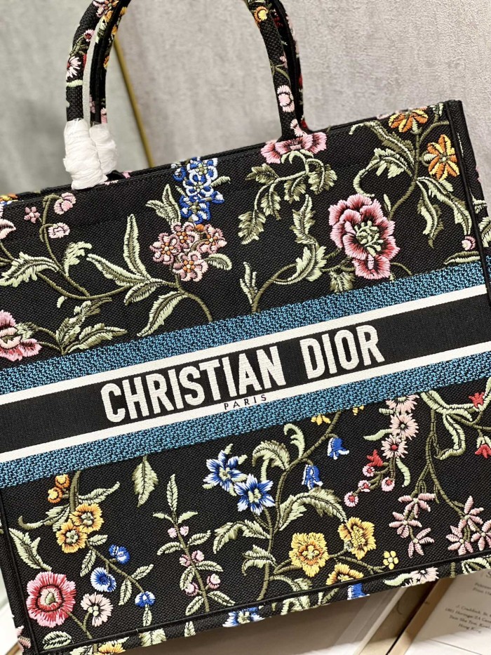 Handbag   Dior  1286   size  42×35×18.5 cm