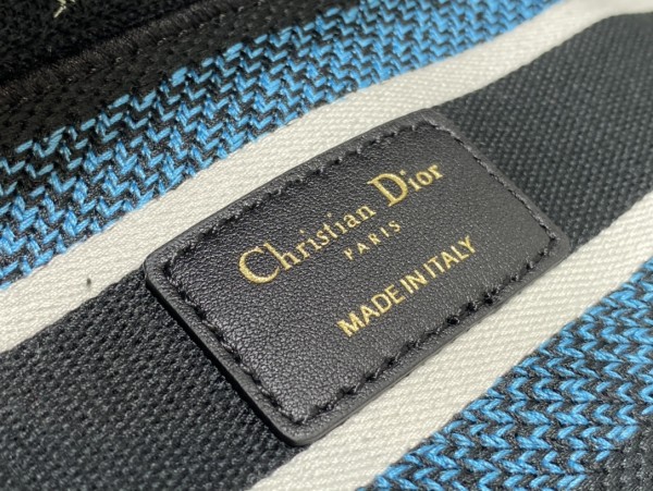 Handbag   Dior   size  24*11*20 cm