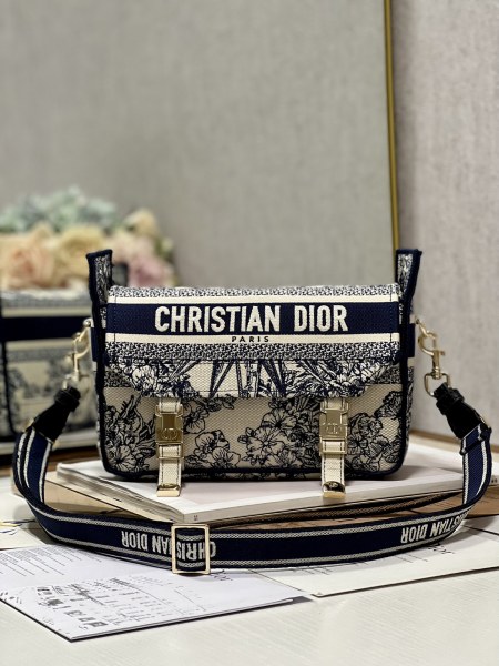 Handbag   Dior  9017  size  23×15×8 cm 
