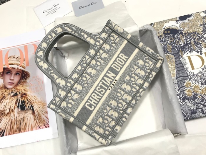  Handbag   Dior  S5475  size  22.5*24*8  cm