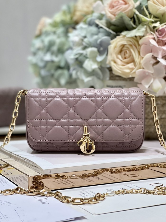  Handbag   Dior  0977  size  18.5 x 10 x 4  cm