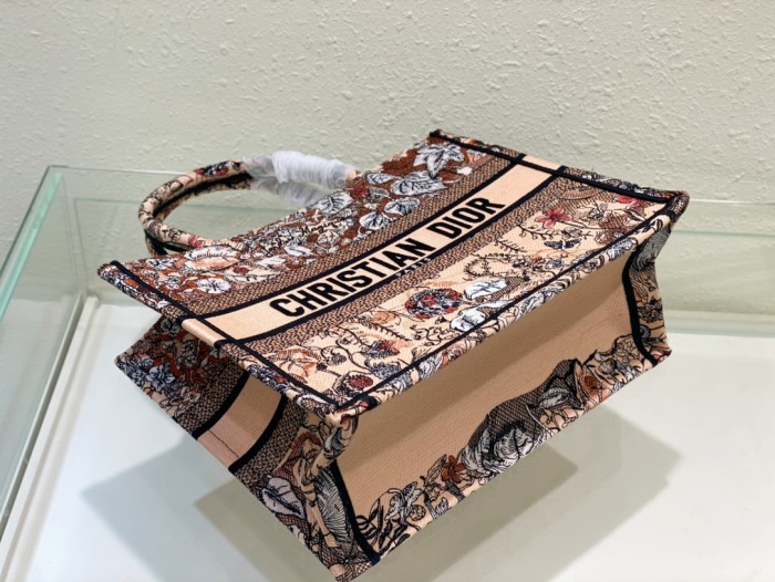 Handbag   Dior  8001  size  36 x 27.5 x 16.5  cm