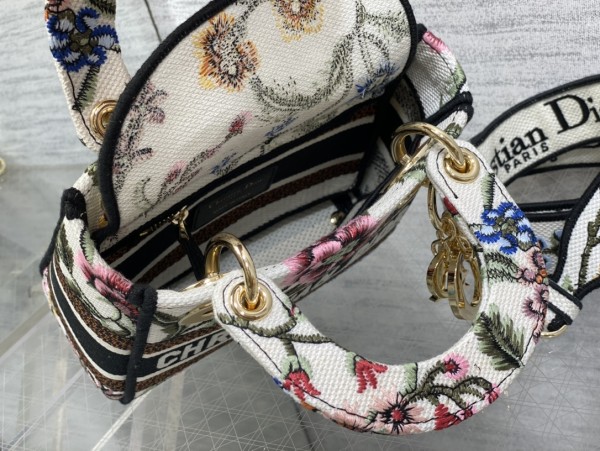  Handbag   Dior  size  17*7*15 cm