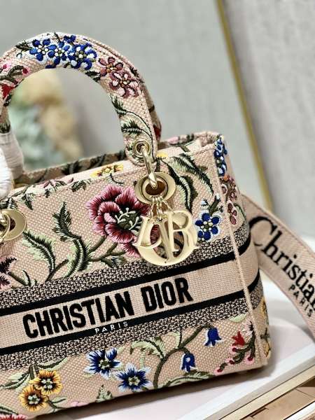 Handbag   Dior  9027  size  24*20*11  cm