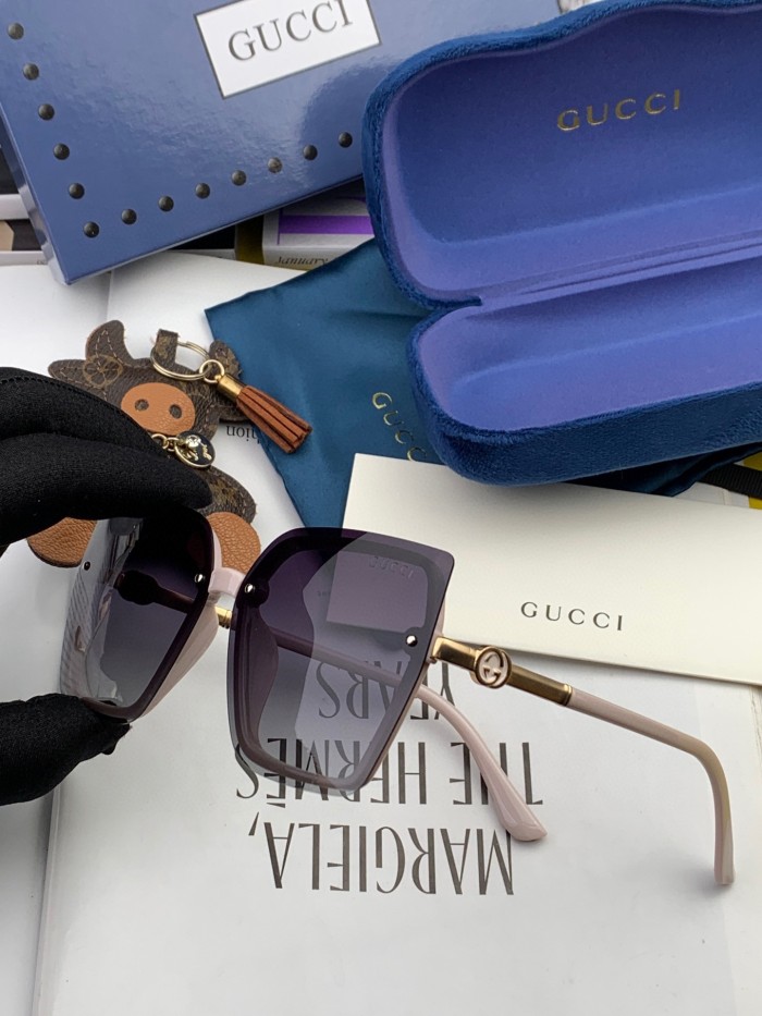 Sunglasses Gucci G2200