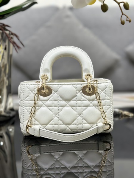 Handbag   Dior  S0910  size  16 x 9 x 5  cm