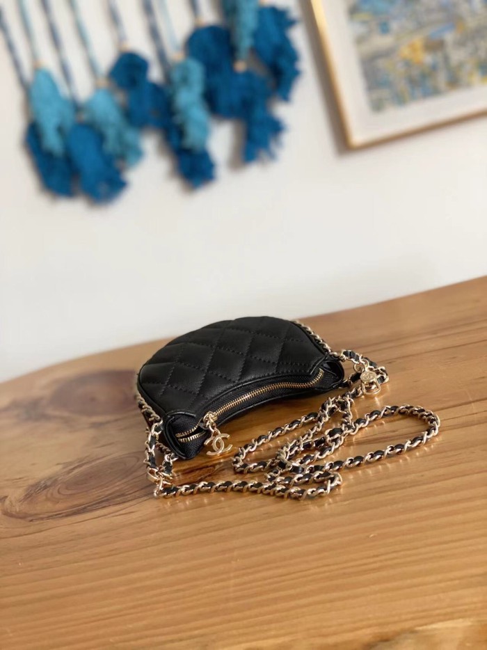  Handbag   Chanel  AP3232  size  9.5-10.5-5 cm