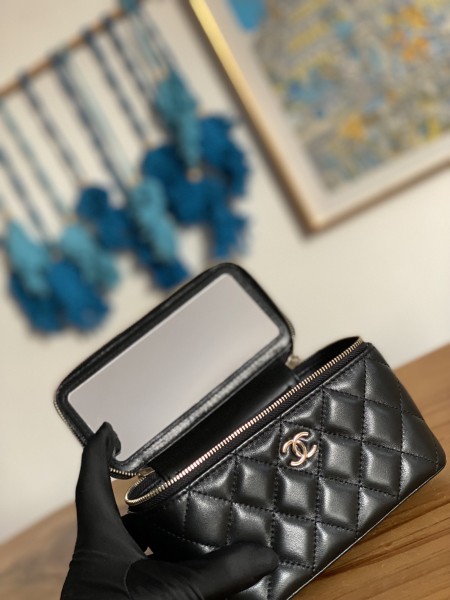 Handbag  Chanel  81211  size  9.5 17 8 cm