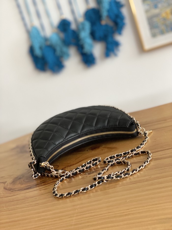  Handbag   Chanel  AS3917  size  15X20X6 cm