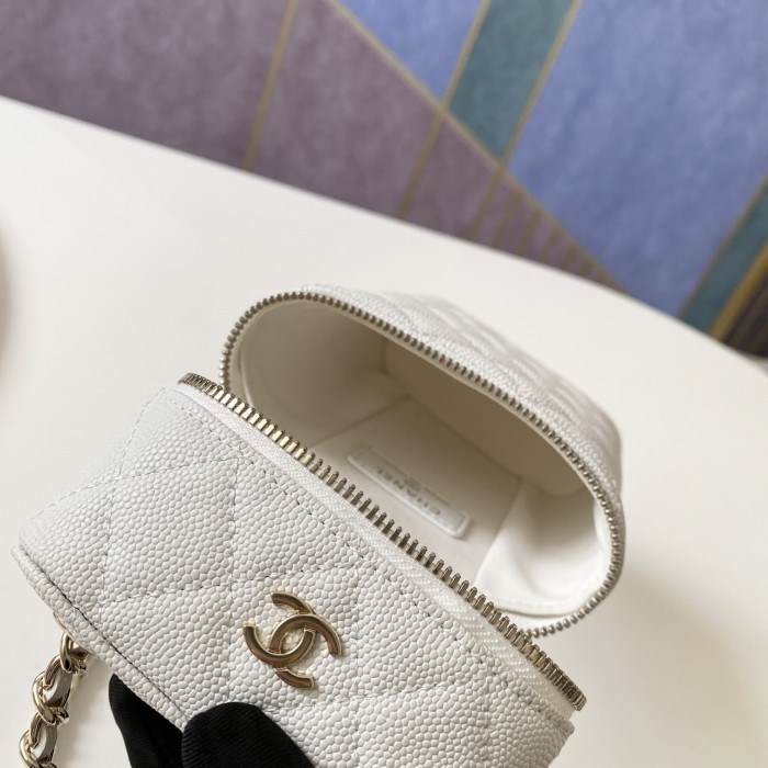 Handbag  Chanel  size  18*10.5*5 cm