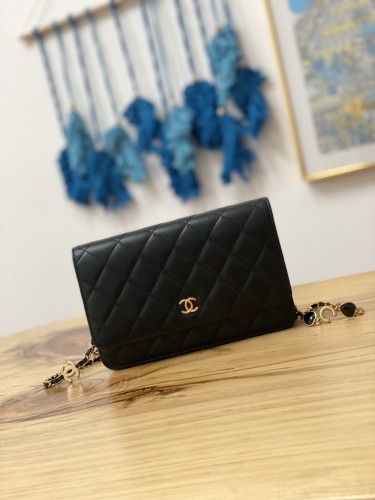 Handbag Chanel 81225 size 19 cm