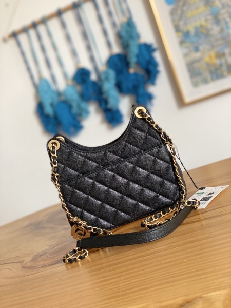 Handbag  Chanel  AS3710  size   17×19×6 cm
