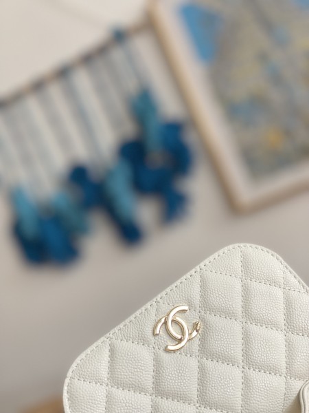 Handbag  Chanel  81215  size  15 Cm