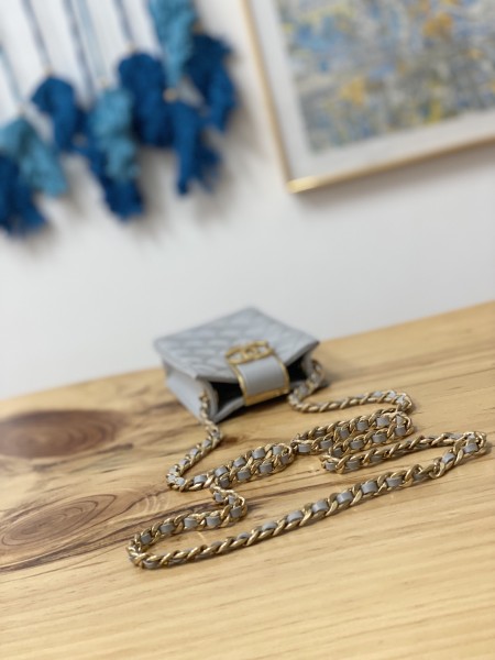 Handbag  Chanel  2981  size  18*3*10  cm