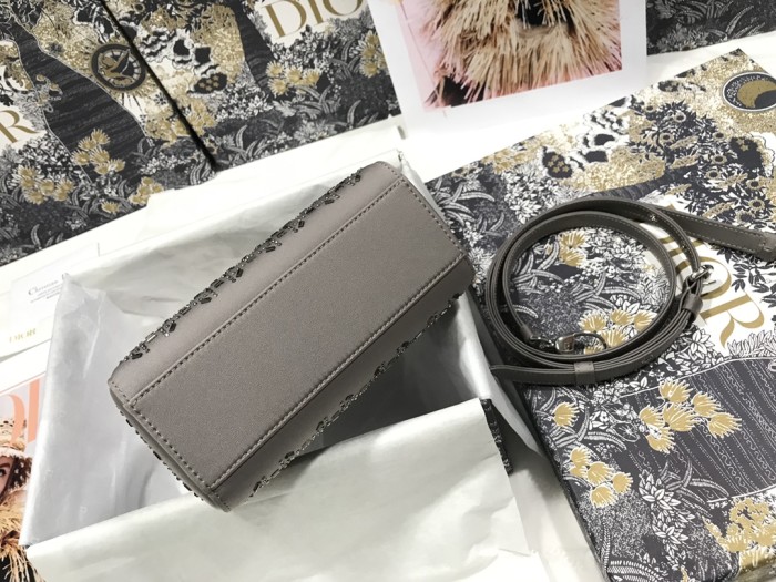 Handbag  Dior M0505 size 17×15×7 cm