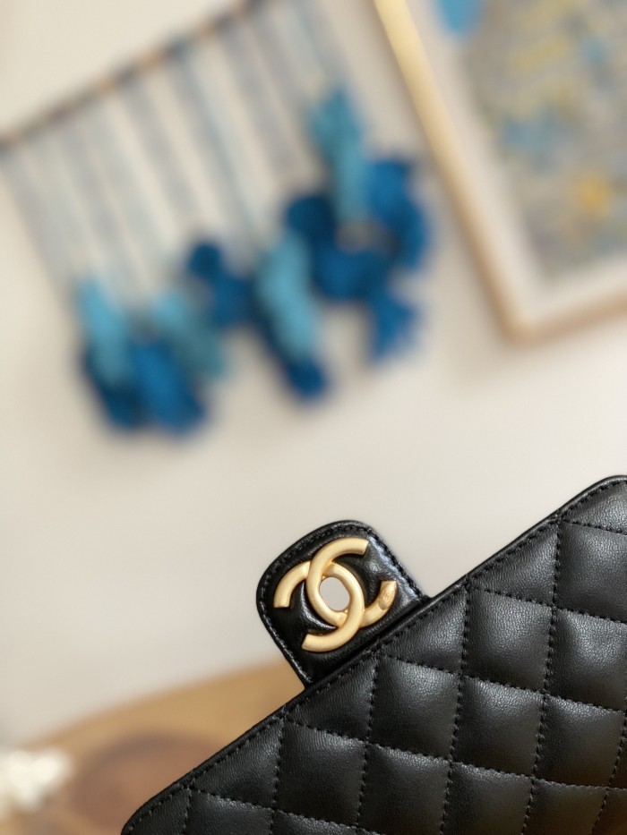  Handbag Chanel AS3737 size 14.5*19*6.5 cm