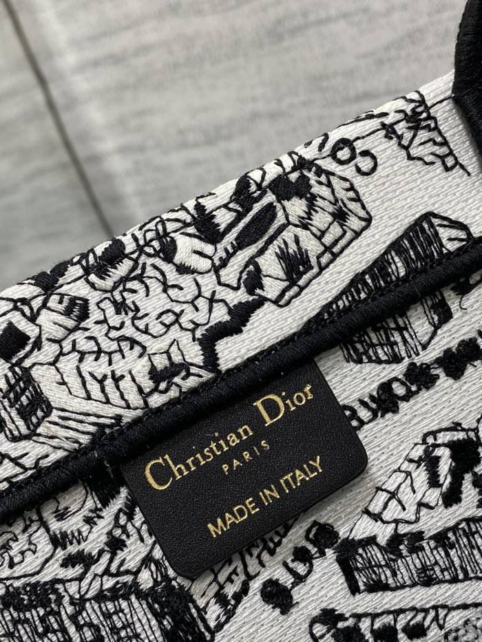  Handbag   Dior  size  36*18*28 cm