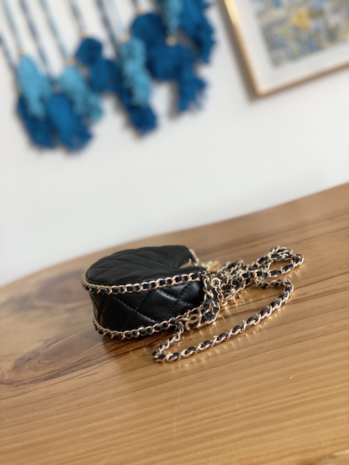  Handbag   Chanel  AP3232  size  9.5-10.5-5 cm