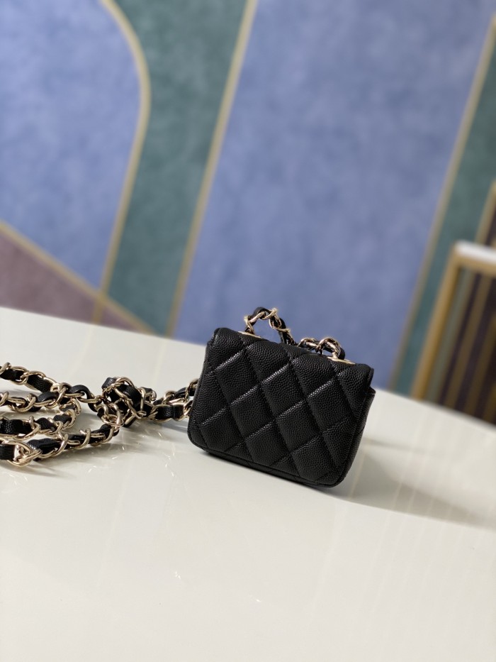 Handbag  Chanel  882138  size  10 7.5 2 cm 