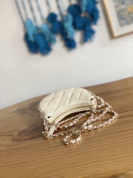  Handbag  Chanel  AP3232  size  9.5-10.5-5  cm