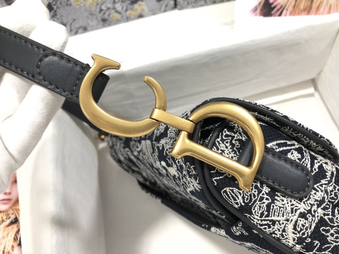 Handbag Chanel M0446 size 25.5 x 20 x 6.5 cm