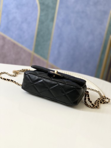 Handbag  Chanel  AS2855  size  19.5 13.5 6 cm