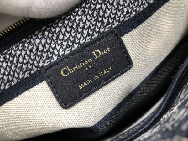  Handbag Dior M0566 size 32 x 25 x 11 cm