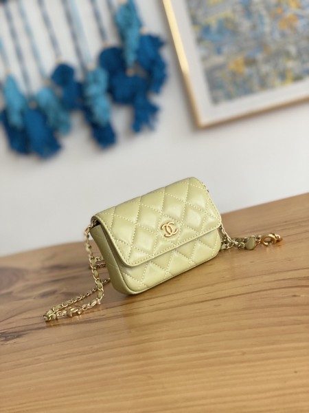 Handbag  Chanel  81228  size  12.5  cm