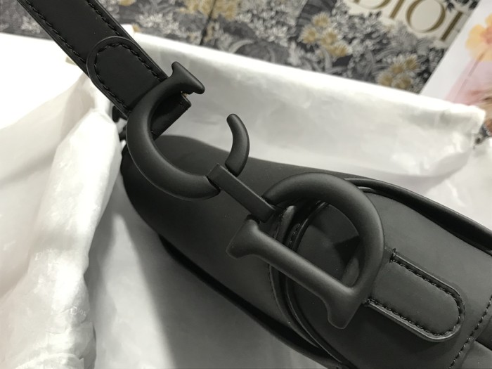 Handbag  Dior M0446  size  25.5 x 20 x 6.5 cm