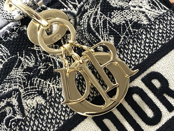  Handbag Dior M0566 size 32 x 25 x 11 cm