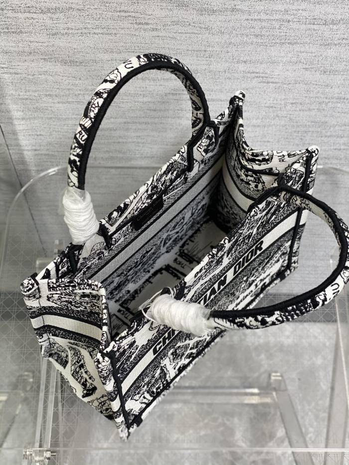  Handbag   Dior  size  26*8*22 cm 