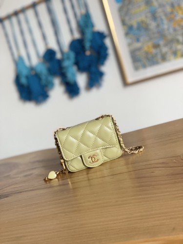 Handbag   Chanel  81227  size  11 cm