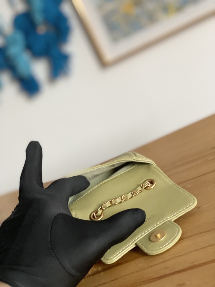 Handbag   Chanel  81227  size  11 cm