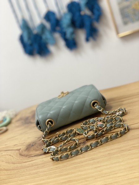  Handbag   Chanel AS3738  size  12.5*16*6 cm