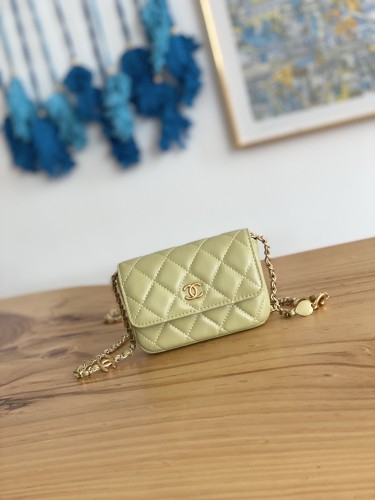 Handbag  Chanel  81228  size  12.5  cm