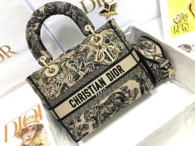  Handbag Dior M0565 size 24 x 20 x 11 cm