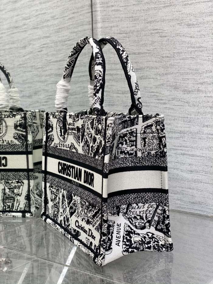  Handbag   Dior  size  26*8*22 cm 