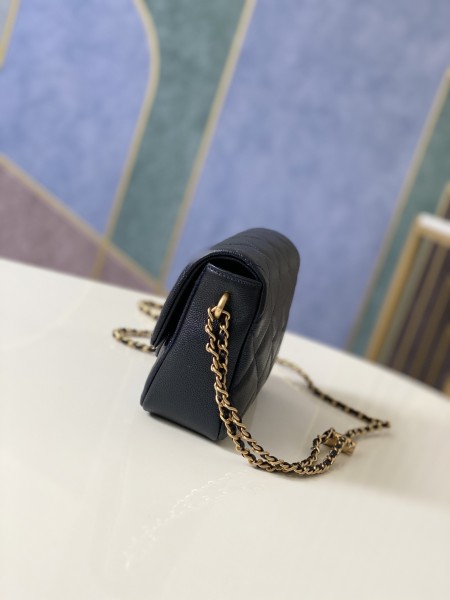 Handbag  Chanel  AS2855  size  19.5 13.5 6 cm